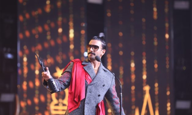 Ranveer Singh Terima Penghargaan Madame Tussauds di IIFA ke 20