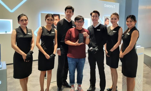 Samsung Galaxy Z Flip Ludes Terjual dalam Satu Jam