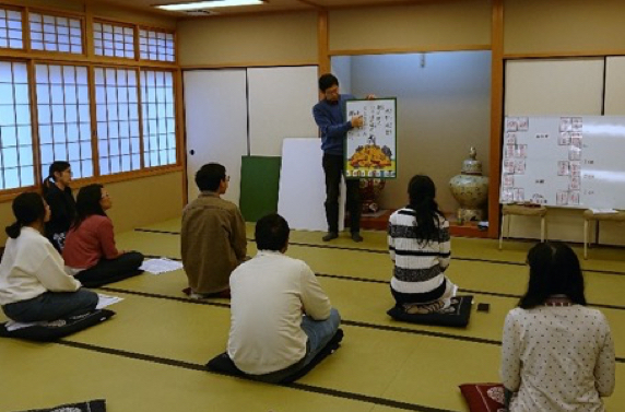 Kota Otsu di Jepang Gelar Kursus Permainan Karuta untuk Siswa-siswa Internasional