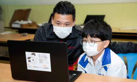 Chinachem Group Sumbangkan Laptop Bagi 53 Siswa Kurang Mampu untuk Belajar dari Rumah Selama Pandemi