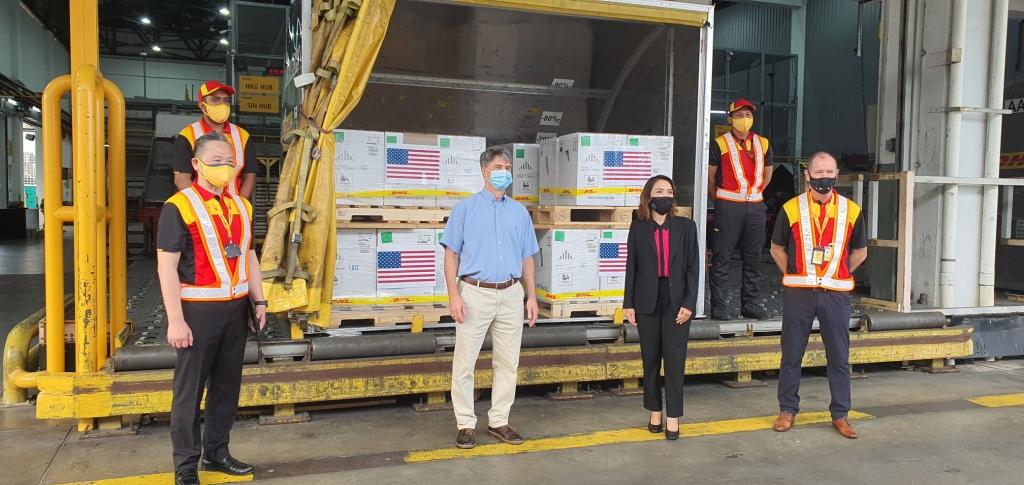 DHL Express Sukses Kirimkan Vaksin Pfizer-BioNTech Sumbangan Pemerintah AS ke Malaysia