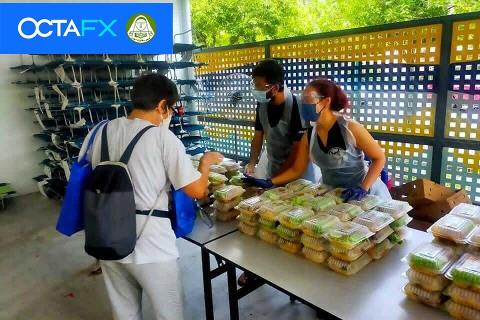 OctaFX Bermitra dengan PERTIWI Distribusikan Makan Malam Amal Selama Perayaan Idul Adha