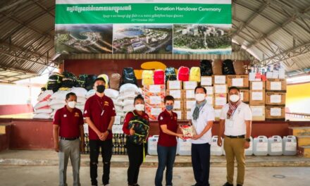 Canopy Sands Donasikan Bantuan Sembako dan Paket Perawatan ke M’Lop Tapang