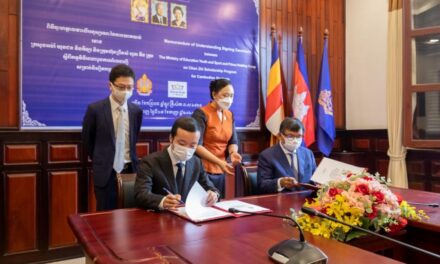 100 Pemuda di Kamboja Terpilih sebagai Angkatan Perdana untuk Beasiswa Chen Zhi