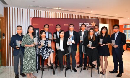 FWD Raih 14 Penghargaan di Bloomberg Businessweek Financial Institution Awards 2022