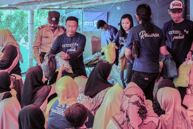 OctaFX Serahkan Bantuan Darurat untuk Korban Gempa  di Jawa Barat, Indonesia