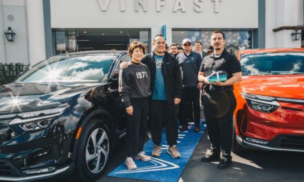 VinFast Kirimkan SUV Listrik 45 VF 8 City Edition Pertamanya kepada Pelanggan di Amerika Serikat