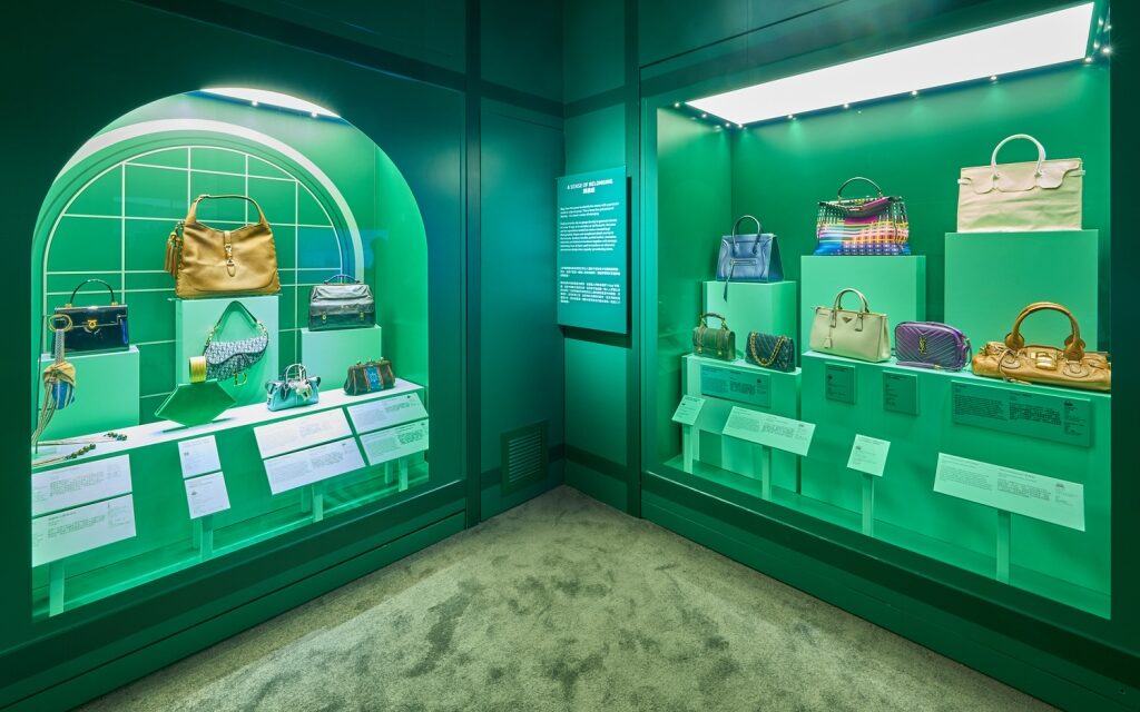 Swire Properties dan Museum Victoria & Albert, London Persembahkan Tur Asia Pertama Bags: Inside Out di Pacific Place