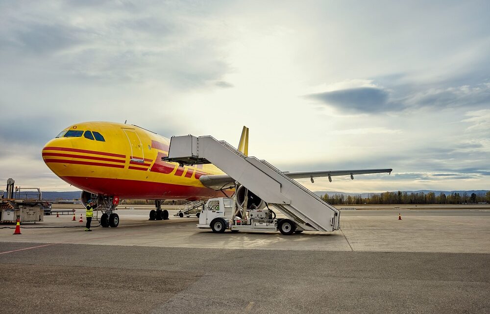 DHL Express Bantu Firma Hukum Global Linklaters Kurangi Emisi Karbon dengan Gunakan Bahan Bakar Penerbangan Berkelanjutan