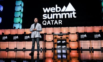 Pada Web Summit di Qatar, CEO Terminus Group Victor AI Perkenalkan Konsep SPACE ke Kota Tersebut