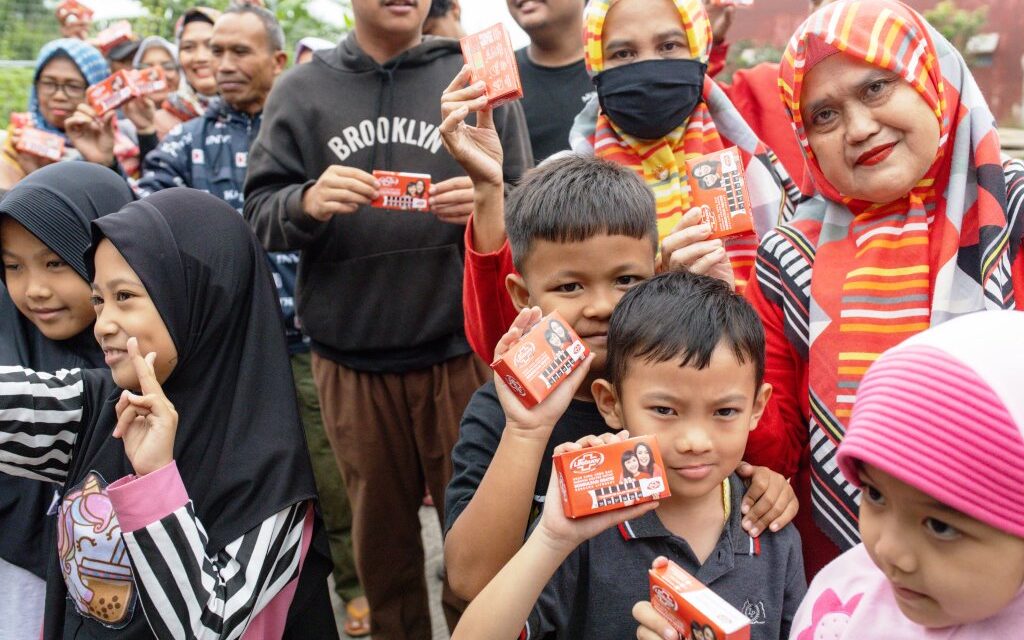Kampanye Sentuhan Sehat Lifebuoy Distribusikan Kemasan Sabun Inovatif dengan Thermometer untuk Keluarga di Indonesia