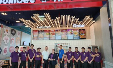 Jollibee Dianugerahi Penghargaan 10 Brand Terbaik di Kuwait dalam Kepuasan Pelanggan oleh Service Hero CSI Awards 2023