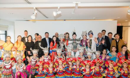 Kampanye Promosi Budaya dan Pariwisata ‘Colorful Guizhou’ Berlansung Meriah di Vancouver Artgallery Kanada