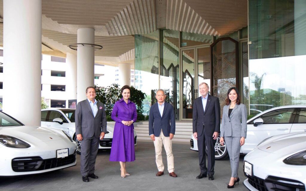 Dusit Thani Bangkok Bermitra dengan Porsche Thailand Sediakan Layanan Limusin Mewah Bespoke untuk Para Tamu