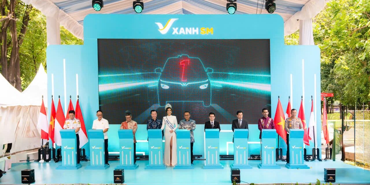 Gand Opening Peluncuran Taksi listrik Xanh SM di Indonesia