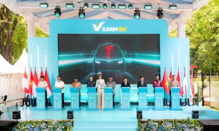 Gand Opening Peluncuran Taksi listrik Xanh SM di Indonesia