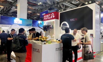 RobotPlusPlus Memukau Para Profesional Maritim dengan Robot Cleaning Tempat Kargo di Sea Asia 2025