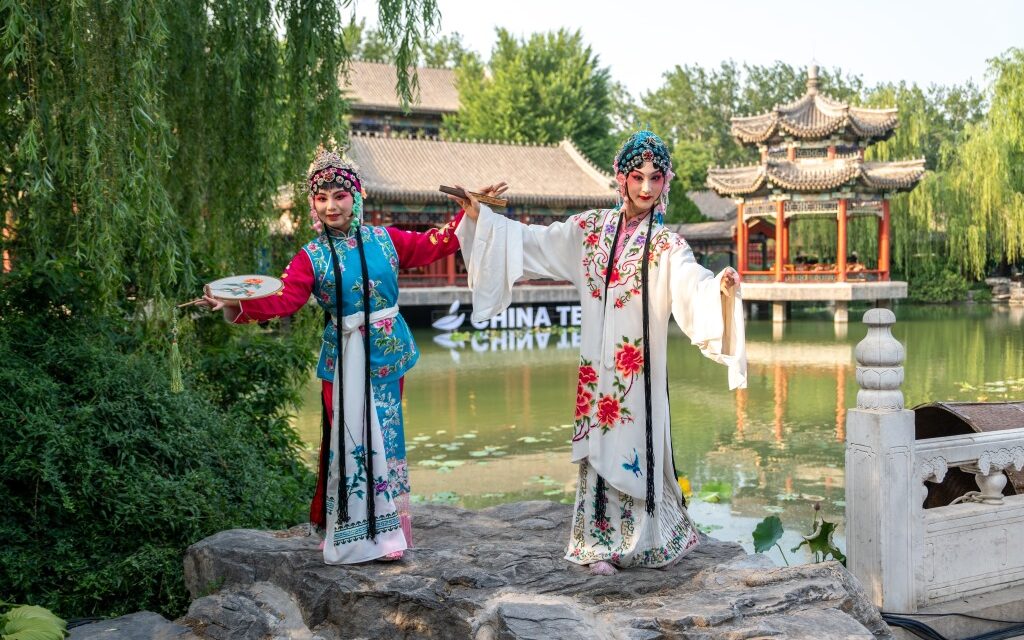 Pekan Budaya Teh Internasional Chaoyang 2025 Resmi Dibuka: Perpaduan Teh, Opera, dan Warisan Budaya Tiongkok