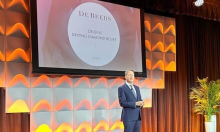 De Beers Luncurkan Beacon Perhiasan ‘Ombré Desert Diamonds’ dan Berlian Poles Bermerek ‘Origin, De Beers Group’