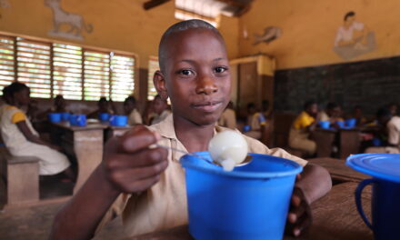WFP dan Choithram International Foundation Perpanjang Dukungan untuk Program Makanan Sekolah di Benin