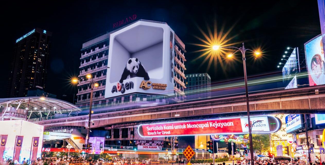 Absen Ubah Simpang McDonald’s di Segitiga Emas Kuala Lumpur Menjadi Landmark Digital Global dengan Layar Raksasa dan Animasi Panda 3D