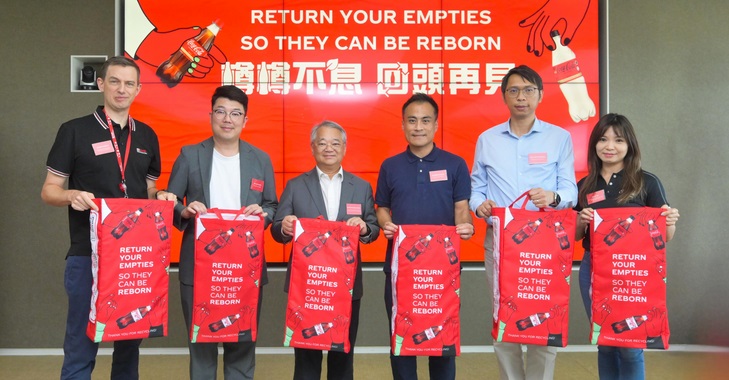 Coca-Cola Jadi yang Pertama di Hong Kong Daur Ulang Botol Plastik Lokal Menjadi Botol Baru