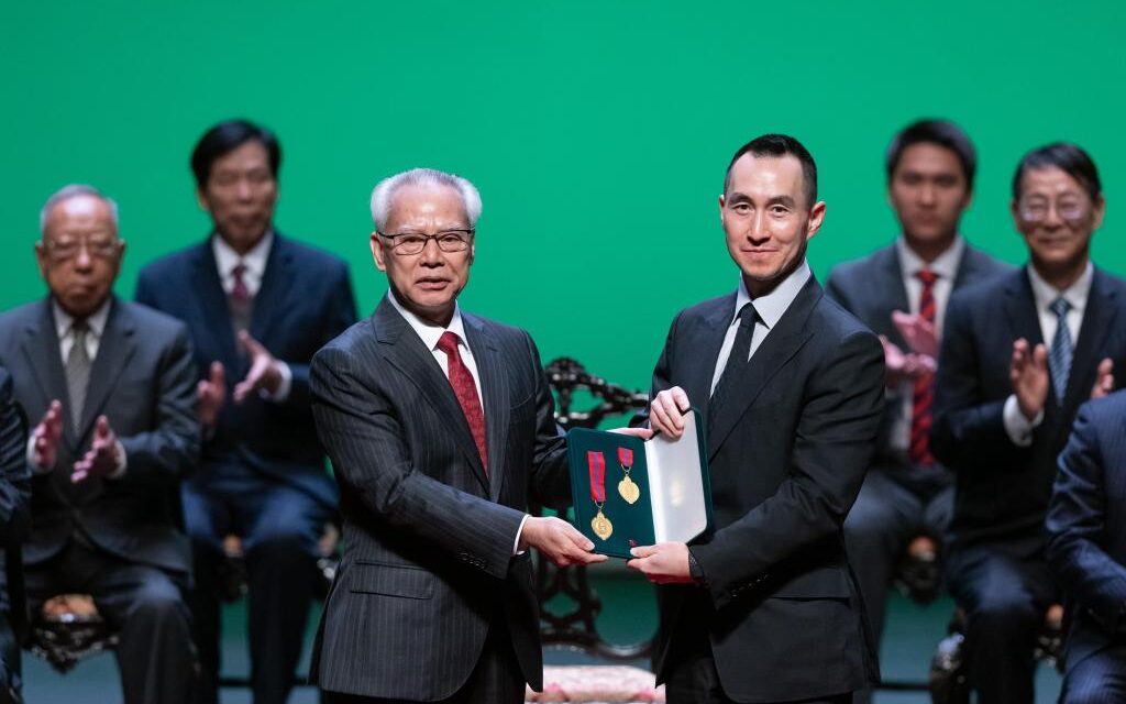 “House of Dancing Water” dari Melco Raih Medal of Merit – Tourism atas Kontribusinya bagi Pariwisata Makau