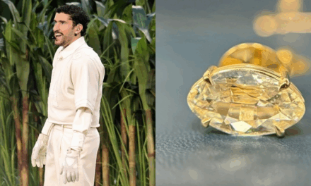 Bad Bunny Kenakan Berlian Desert Saat Tampil di Super Bowl LX pada 8 Februari 2026 di Santa Clara, California