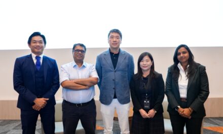 ACES Institute Anugerahi Pendiri & CEO Letright, Ren Li, sebagai Distinguished Fellow dalam Dialog Kepemimpinan di Monash University Malaysia