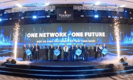 Vinmec Luncurkan Jaringan Bedah Robotik Terpadu Berteknologi Tinggi Pertama di Vietnam, Bangun Ekosistem Bedah Robotik Multi-Terkoneksi Pertama di Negara Itu