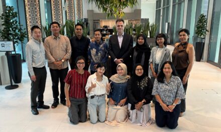 Sekolah Bisnis No. 1 di Asia Manfaatkan AI untuk Mempertajam Kemampuan Pengambilan Keputusan Para Pemimpin
